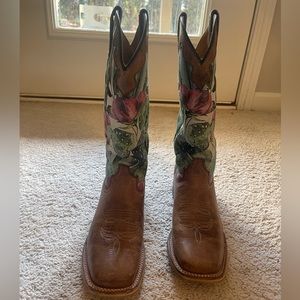 Tin Haul Women’s lightly worn cowboy boots Size 8.5